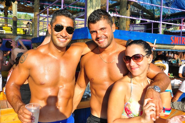 Champagne Showers @ Edde Sands